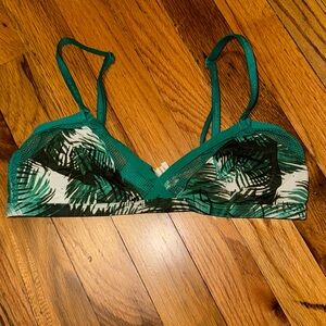 Satin soft Unlined triangle – Calvin Klein size Medium